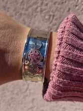 Load image into Gallery viewer, Thick Hammered  Cuff Bracelet - Kameleon