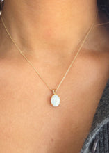 Load image into Gallery viewer, Opal necklace - 14K Gold