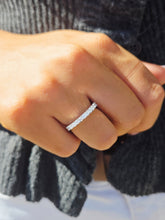 Load image into Gallery viewer, .49 11 stone diamond band - 14K Gold