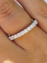 Load image into Gallery viewer, .49 11 stone diamond band - 14K Gold