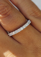 Load image into Gallery viewer, .49 11 stone diamond band - 14K Gold