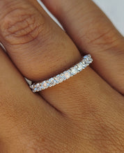 Load image into Gallery viewer, .49 11 stone diamond band - 14K Gold