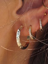 Load image into Gallery viewer, Diamond Cut Hoop Earrings (Small) - 14K Yellow Gold