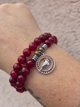 Load image into Gallery viewer, Garnet Cardinal on Maroon Jade Charm Bracelet - TJazelle