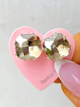 Load image into Gallery viewer, Luster Cushion Bling - JoJoLovesYou