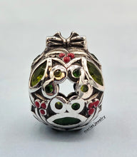 Load image into Gallery viewer, Christmas Ornament Wreathe Bead - Chamilia