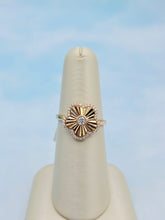 Load image into Gallery viewer, Diamond Fluted Clover Ring - 14K Yellow Gold