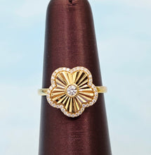 Load image into Gallery viewer, Diamond Fluted Clover Ring - 14K Yellow Gold
