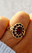 Load image into Gallery viewer, Vintage Oval Garnet Ring - 14K Yellow Gold - Estate