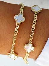 Load image into Gallery viewer, Curb Chain Clover Station Bracelet - Sterling Silver