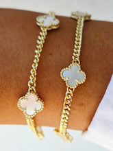 Load image into Gallery viewer, Curb Chain Clover Station Bracelet - Sterling Silver