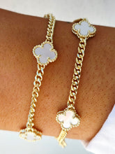 Load image into Gallery viewer, Curb Chain Clover Station Bracelet - Sterling Silver