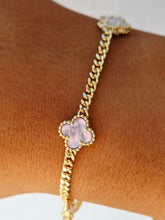 Load image into Gallery viewer, Curb Chain Clover Station Bracelet - Sterling Silver