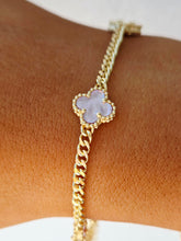 Load image into Gallery viewer, Curb Chain Clover Station Bracelet - Sterling Silver