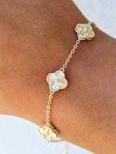 Load image into Gallery viewer, Mini Golden Clover Bracelet - Gold Plated
