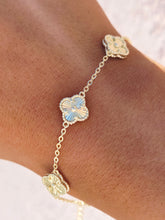 Load image into Gallery viewer, Mini Golden Clover Bracelet - Gold Plated