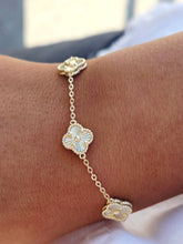 Load image into Gallery viewer, Mini Golden Clover Bracelet - Gold Plated