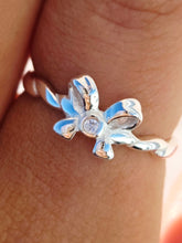 Load image into Gallery viewer, Bow Ring - Sterling Silver