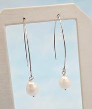 Load image into Gallery viewer, Pearl- Threader Earring