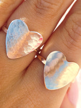 Load image into Gallery viewer, Crush Hammered Heart Ring - Lotus