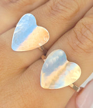 Load image into Gallery viewer, Crush Hammered Heart Ring - Lotus