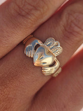 Load image into Gallery viewer, Irish Claddagh Ring - 14K Yellow Gold