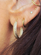 Load image into Gallery viewer, Oval Hoop Earrings - 14K Yellow Gold