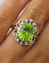 Load image into Gallery viewer, Vintage Peridot Ring - Estate