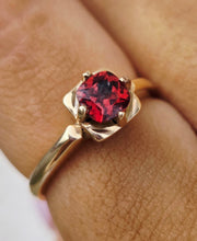Load image into Gallery viewer, Garnet Ring - 14K Rose Gold - Estate