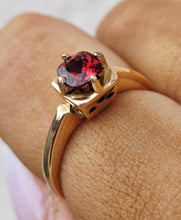 Load image into Gallery viewer, Garnet Ring - 14K Rose Gold - Estate