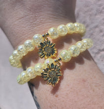 Load image into Gallery viewer, Sunflower on Yellow Crackle Beaded Bracelet - Elena Michele
