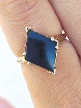 Load image into Gallery viewer, Onyx Ring - 10K Yellow Gold - Estate