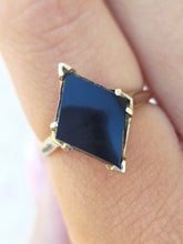 Load image into Gallery viewer, Onyx Ring - 10K Yellow Gold - Estate