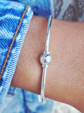 Load image into Gallery viewer, Cape Cod Classic Bangle Bracelet - Single Ball - Sterling Silver