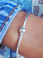 Load image into Gallery viewer, Cape Cod Classic Bangle Bracelet - Single Ball - Sterling Silver