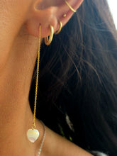 Load image into Gallery viewer, Pearl Heart Threader Earrings