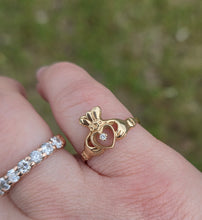 Load image into Gallery viewer, Claddagh Ring - 14K Gold