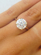 Load image into Gallery viewer, 3.02 Round Brilliant Lab Diamond Engagement Ring - 14K Gold
