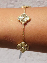 Load image into Gallery viewer, Diamond Cut Clover Bracelet - Gold Plated