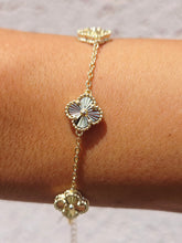 Load image into Gallery viewer, Mini Golden Clover Bracelet - Gold Plated