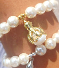 Load image into Gallery viewer, Pearl Octopus on Pearl Beaded Bracelet - Elena Michele