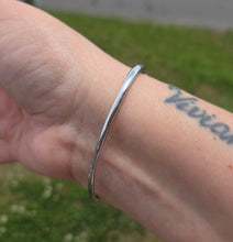 Load image into Gallery viewer, Synthetic Tanzanite Bangle-Sterling Silver-Estate