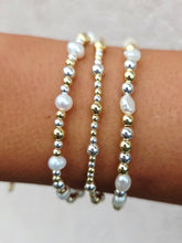 Load image into Gallery viewer, Pearl with Small Silver &amp; Gold Beads Stretch Bracelet