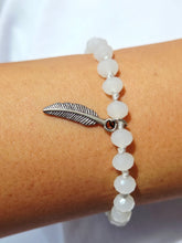 Load image into Gallery viewer, Feather Zacasha Bracelet