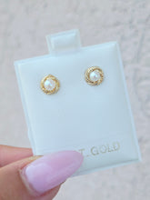 Load image into Gallery viewer, Vintage Pearl Estate Stud Earrings - 14K Gold