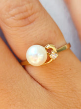 Load image into Gallery viewer, Pearl Ring- Gold over Silver - Estate