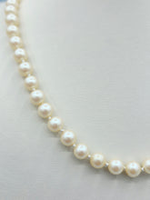 Load image into Gallery viewer, 18" Strand of Pearls Necklace - Estate