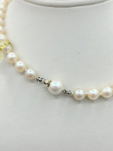 Load image into Gallery viewer, 18" Strand of Pearls Necklace - Estate