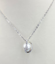 Load image into Gallery viewer, Swarovski Pearl Adjustable Necklace - Swarovski