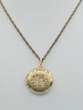 Load image into Gallery viewer, Gold Filled Round Floral Photo Locket - Estate
